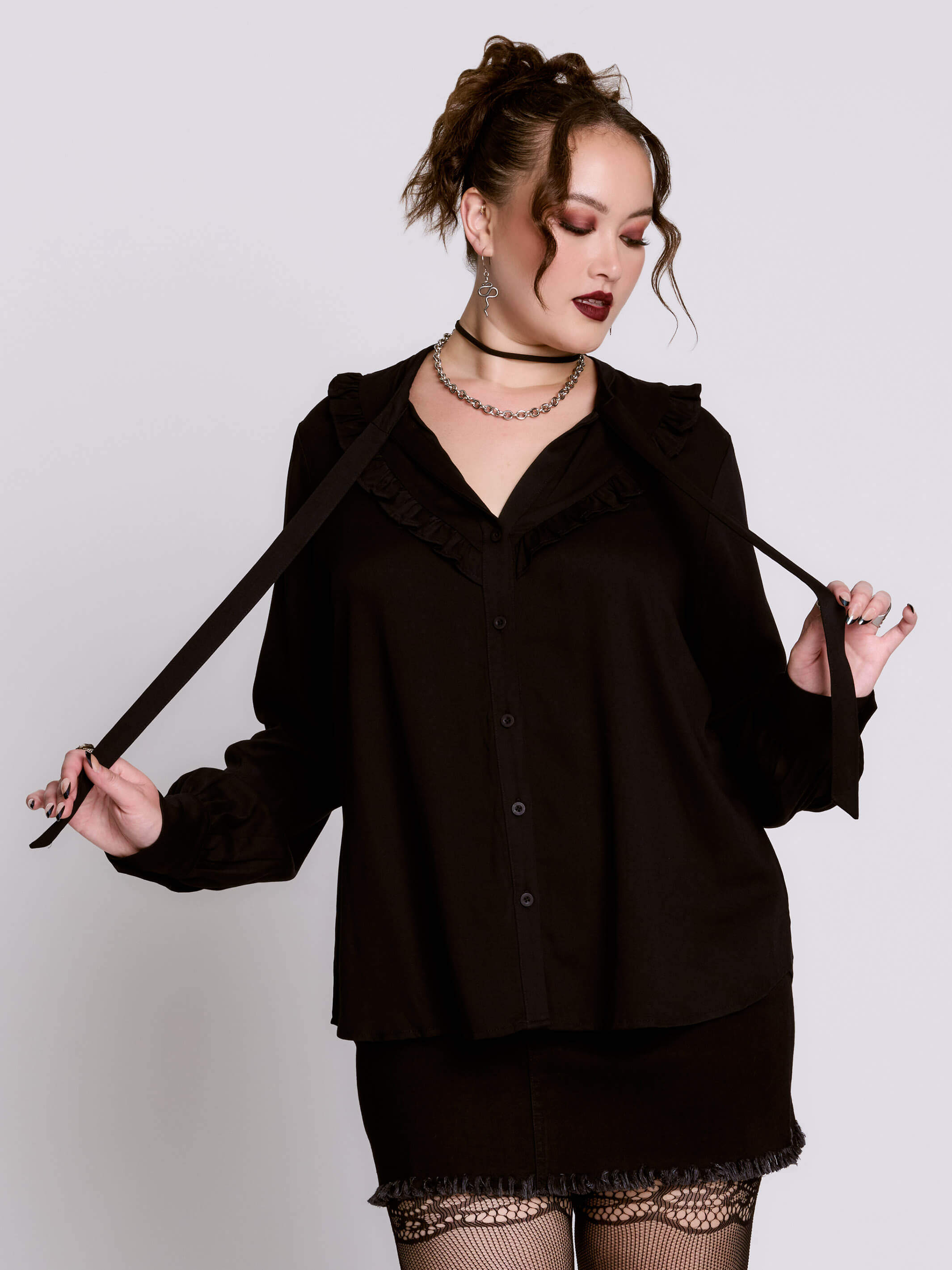 BLACK RUFFLE BLOUSE