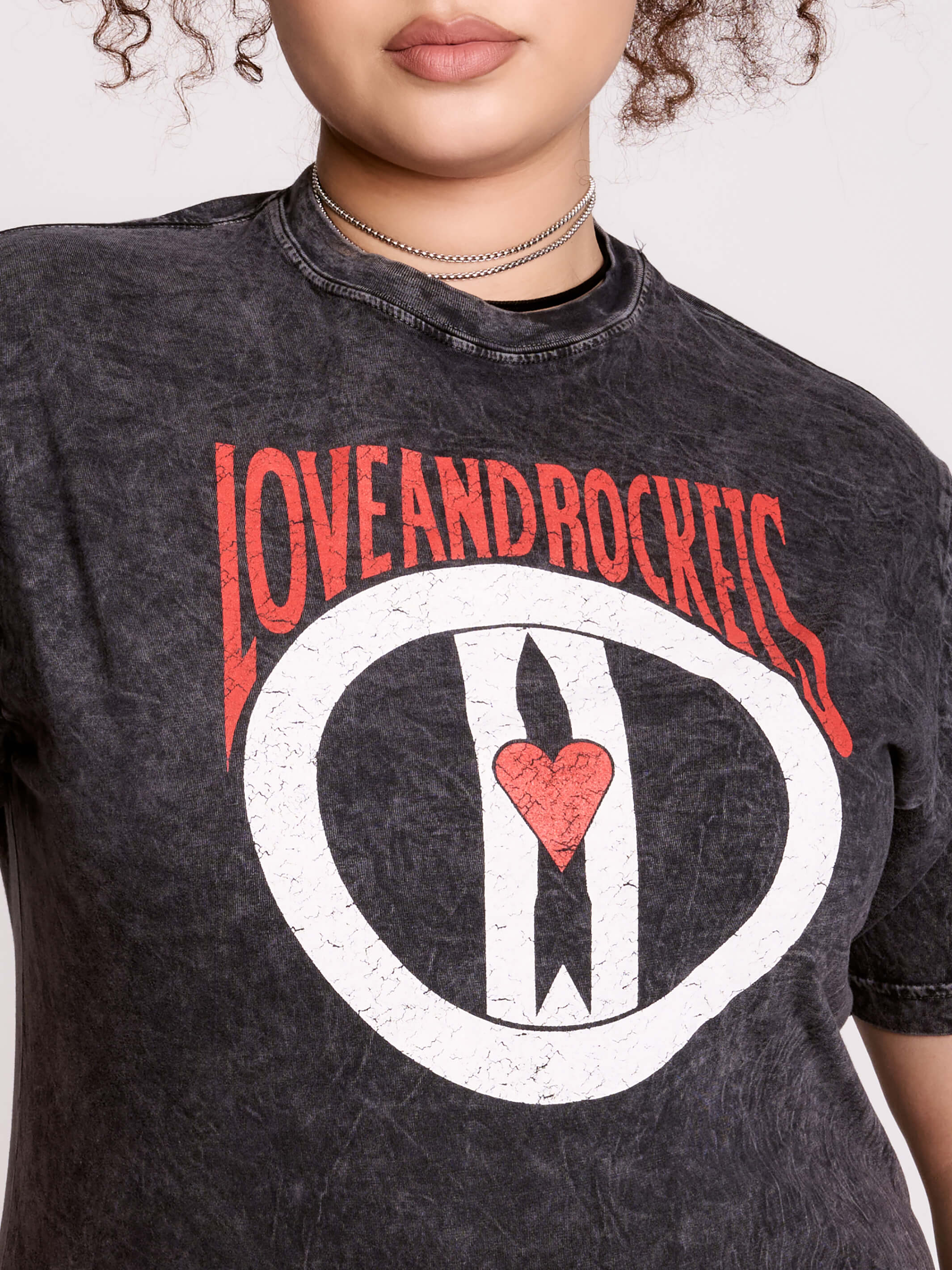 LOVE AND ROCKETS CIRCLE T-SHIRT