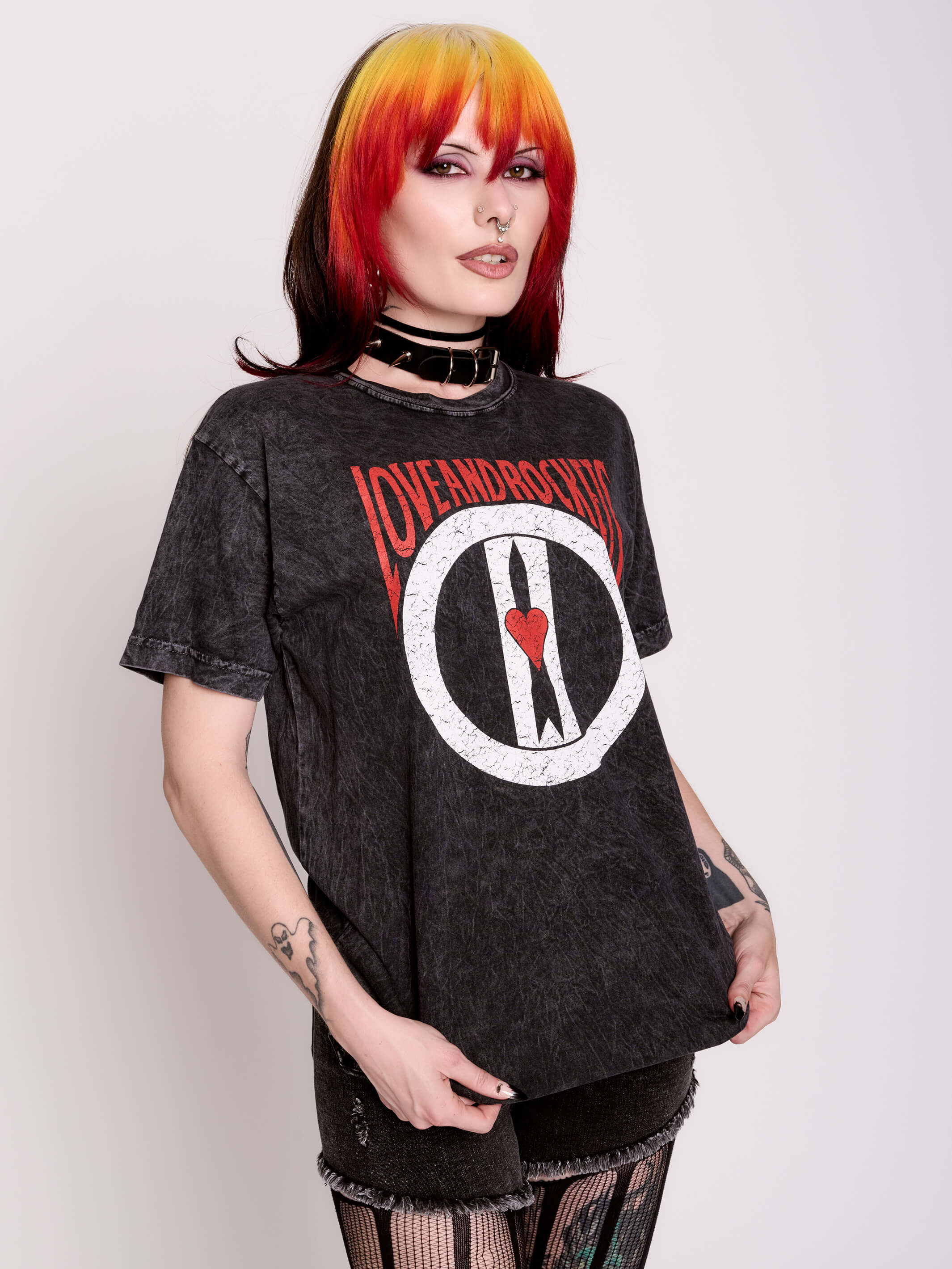 LOVE AND ROCKETS CIRCLE T-SHIRT
