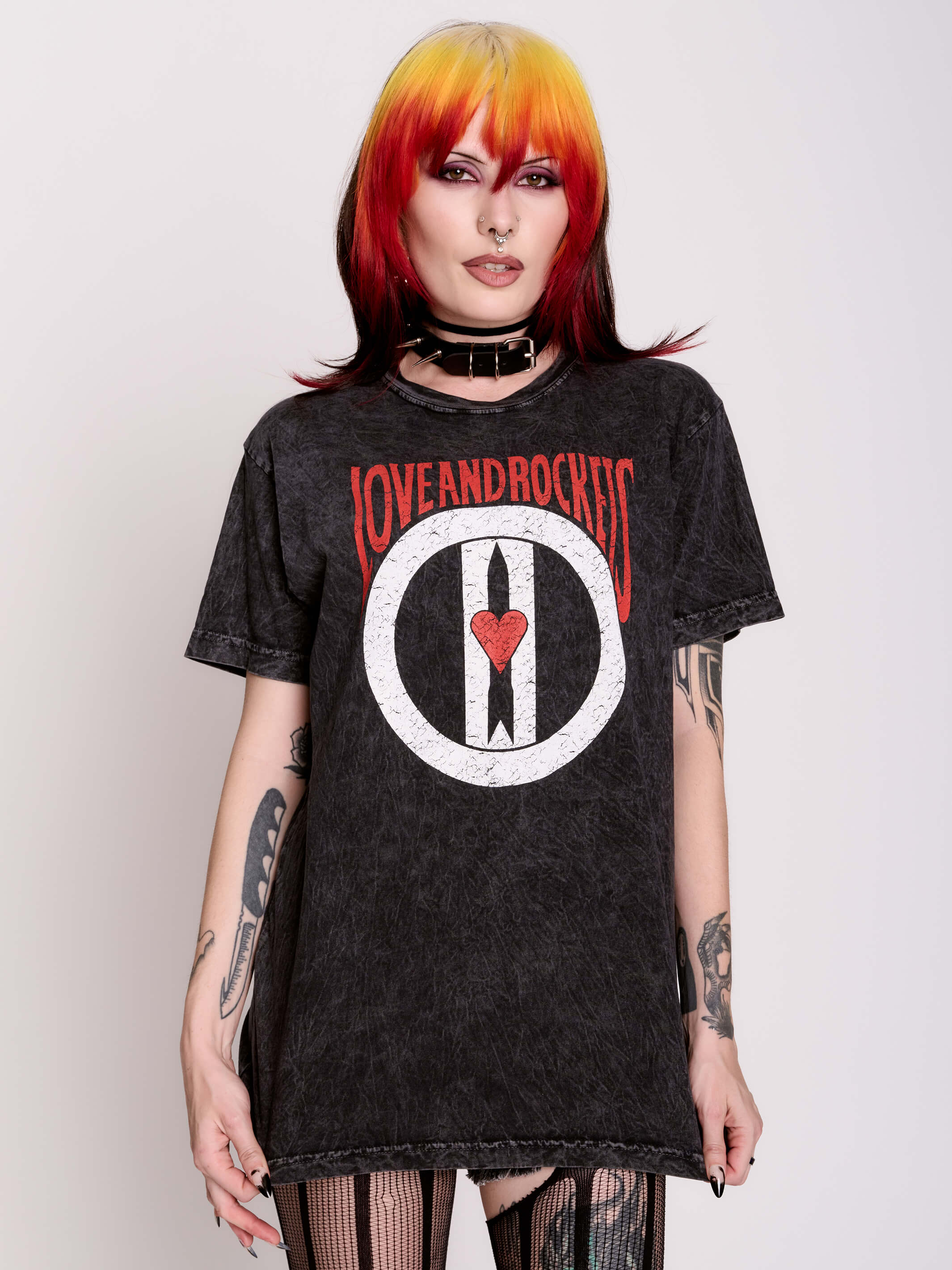 LOVE AND ROCKETS CIRCLE T-SHIRT