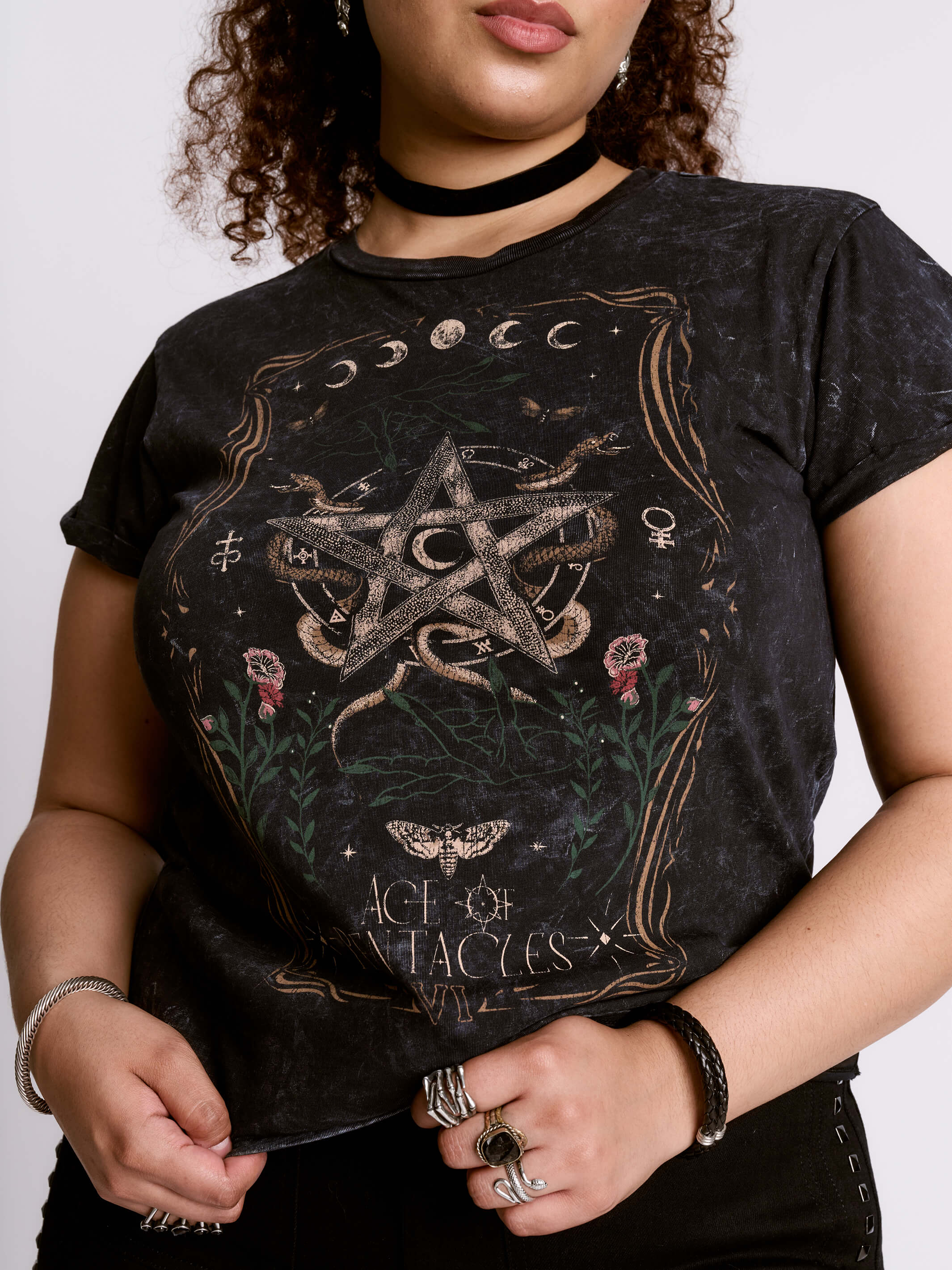 ACE OF PENTACLE MINERAL WASH BABY TEE