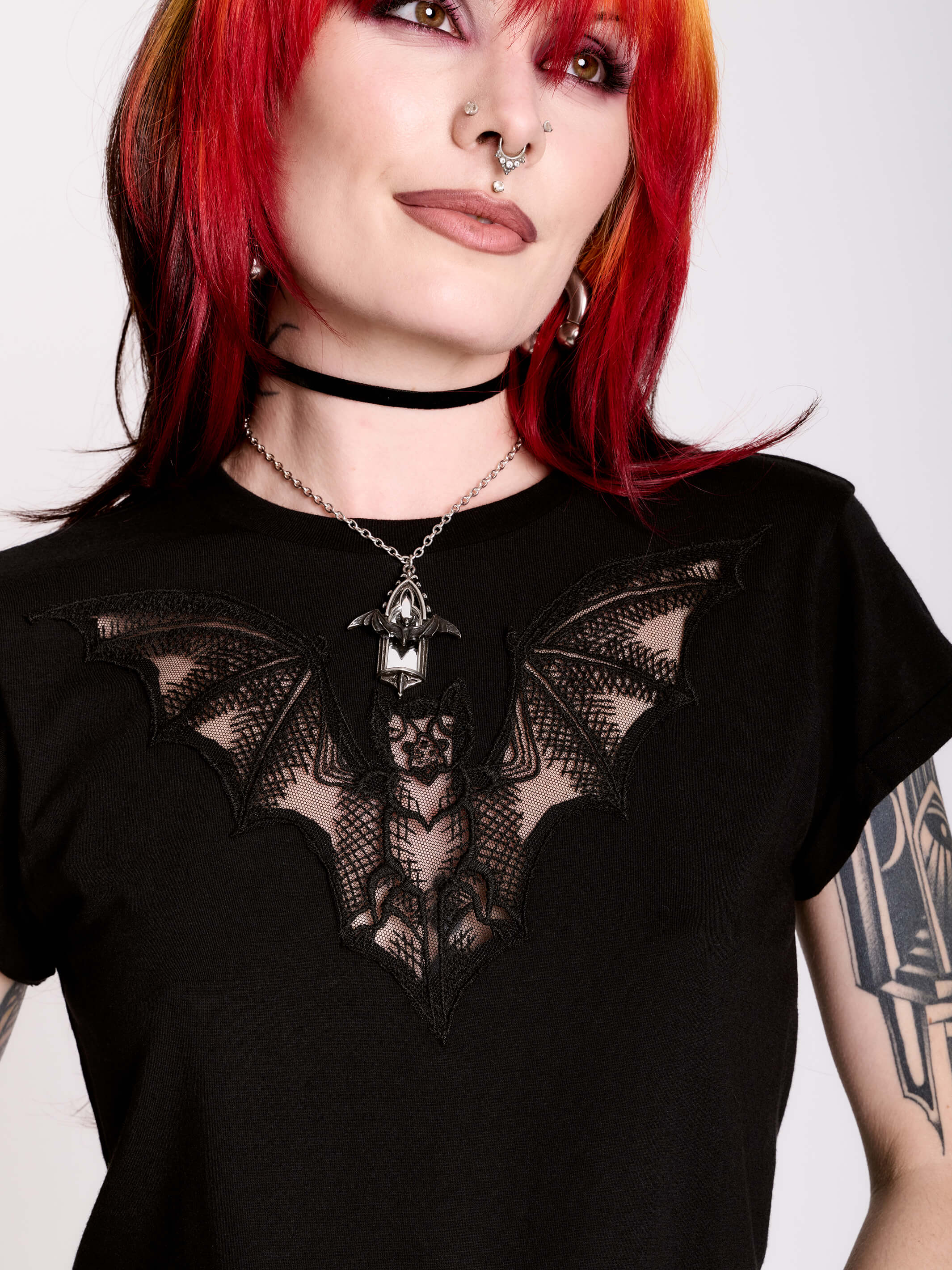 BAT APPLIQUE T-SHIRT