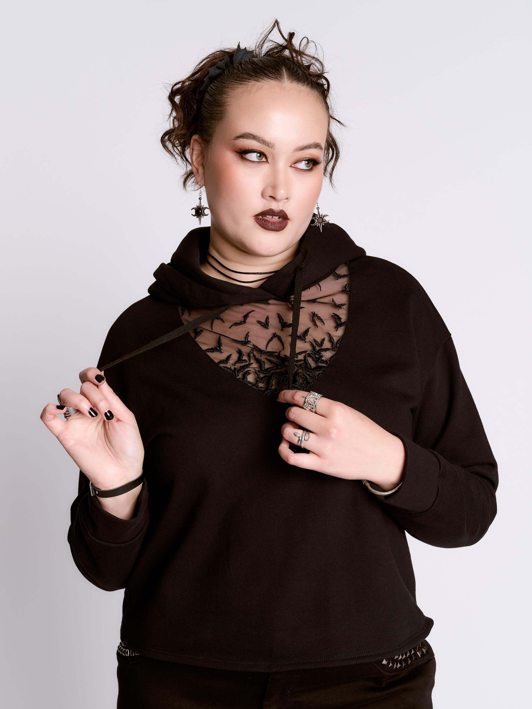 BATS IN FLIGHT CROP HOODIE