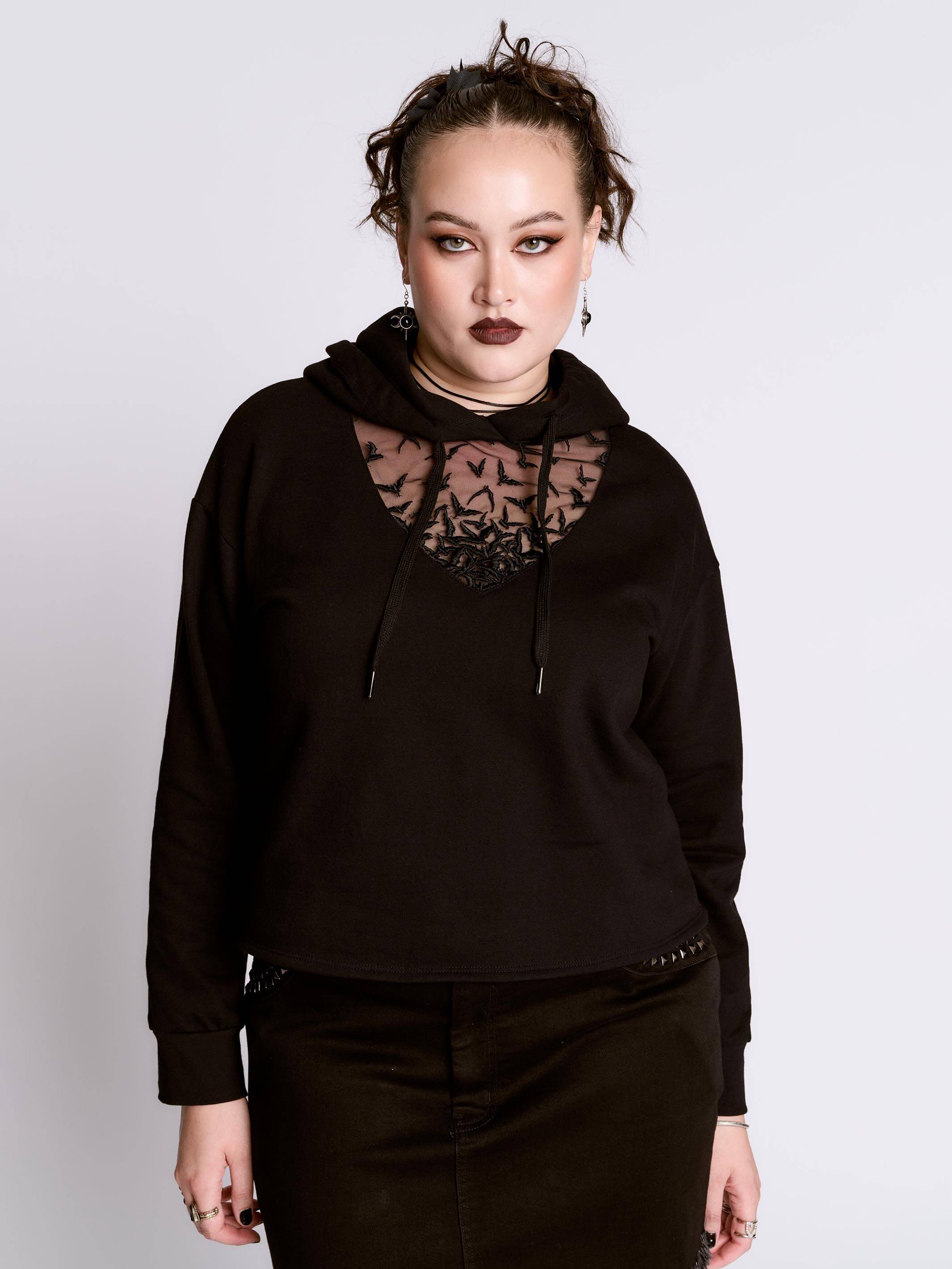 BATS IN FLIGHT CROP HOODIE