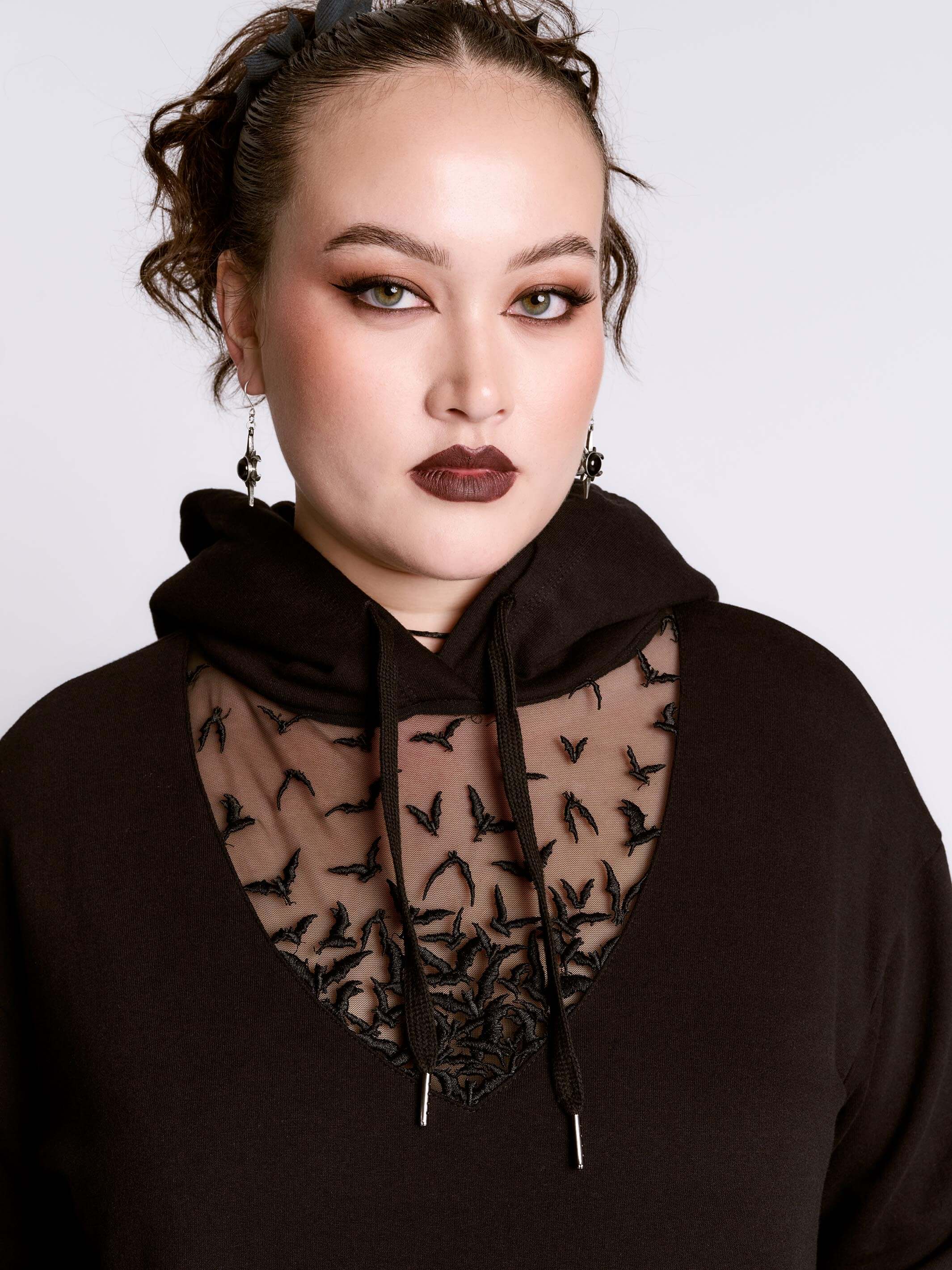 BATS IN FLIGHT CROP HOODIE