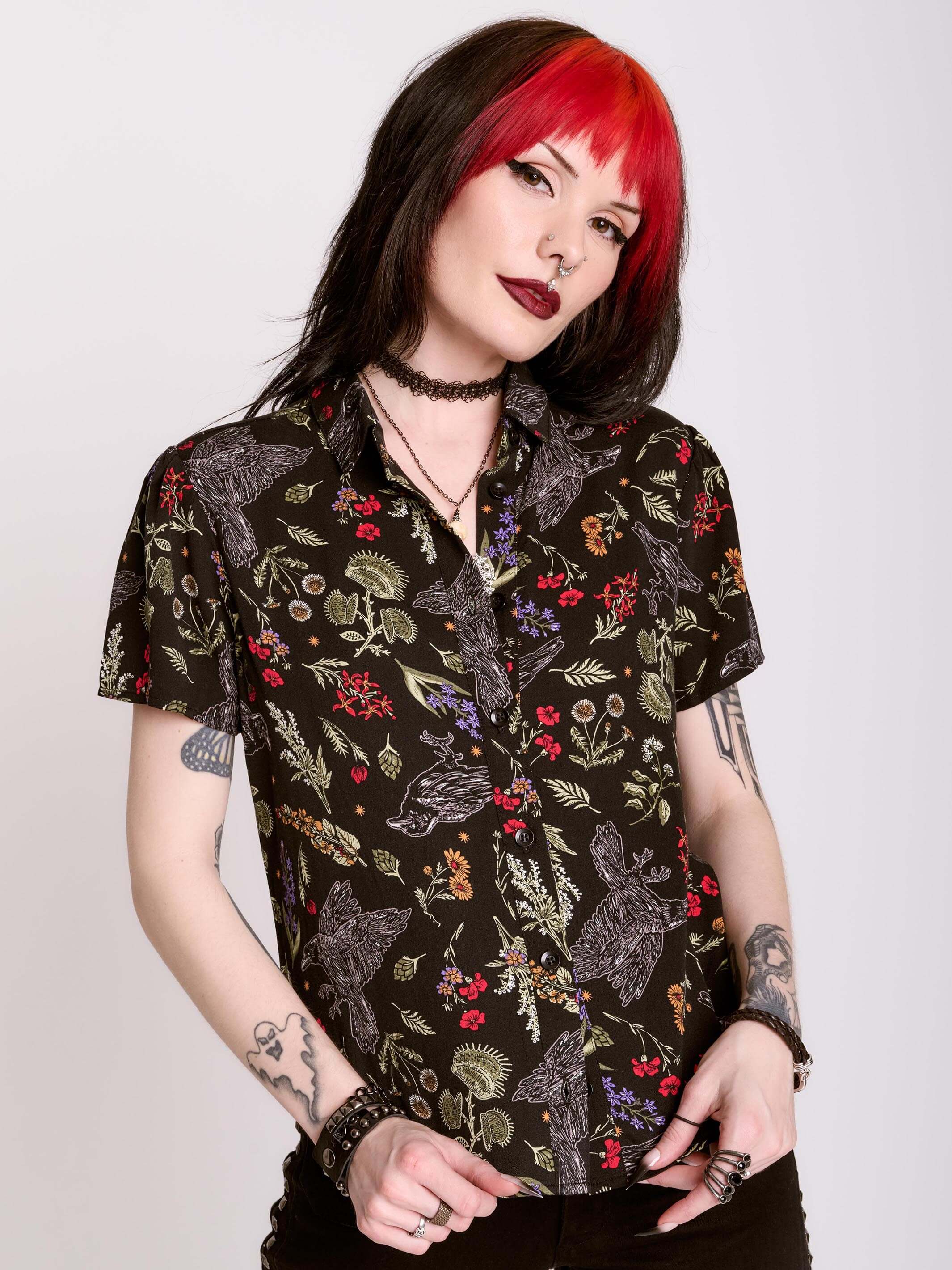 RAVEN'S Garden Cropped Button Up