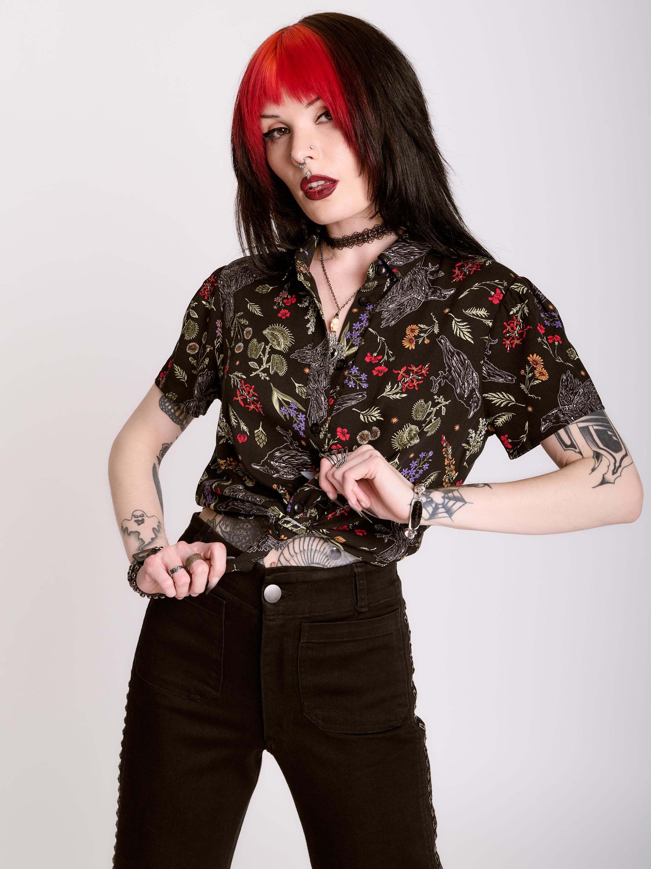 RAVEN'S Garden Cropped Button Up