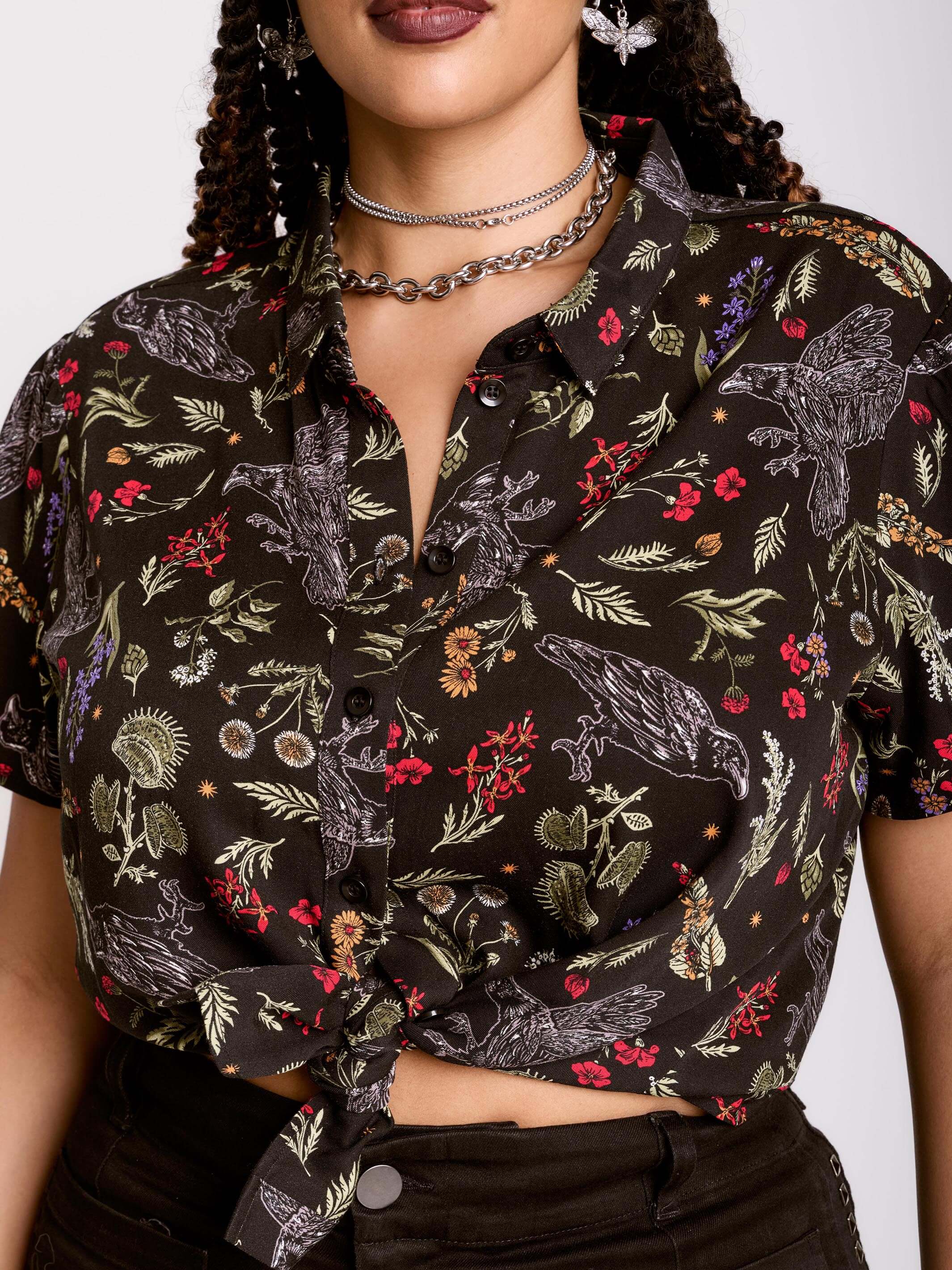 RAVEN'S Garden Cropped Button Up