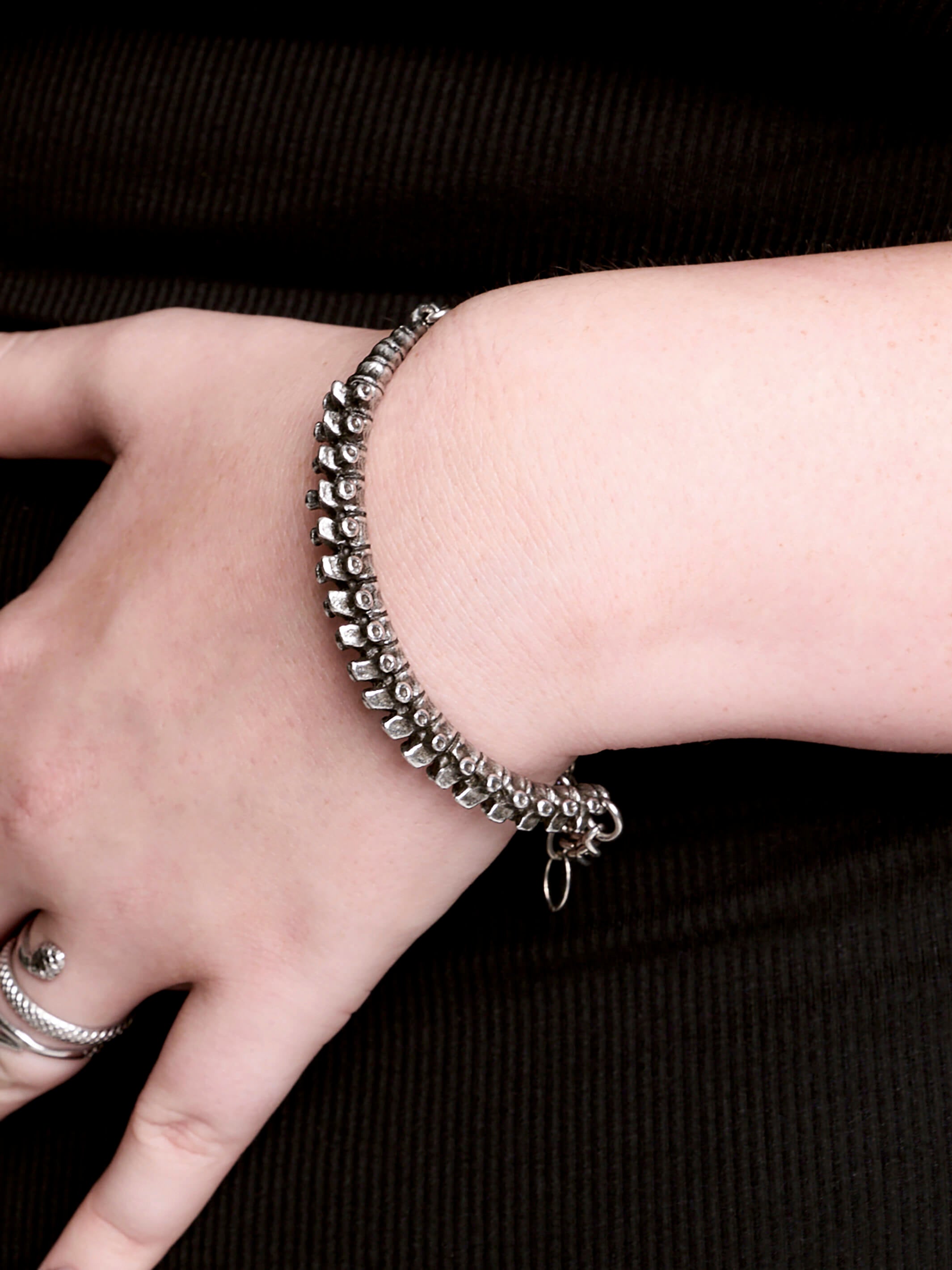 Spine bracelet