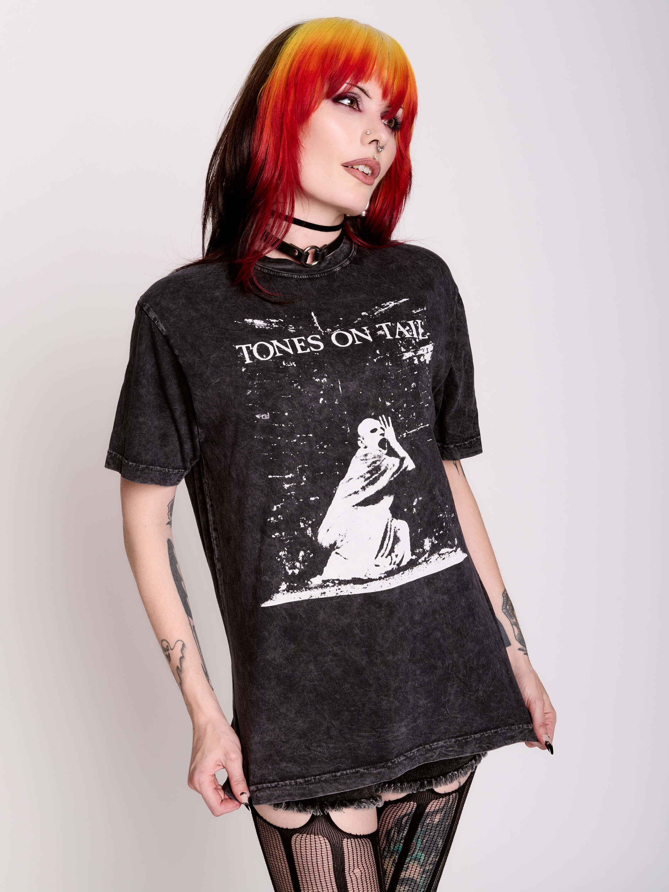 TONES AND TAIL VAMPIRE T-SHIRT