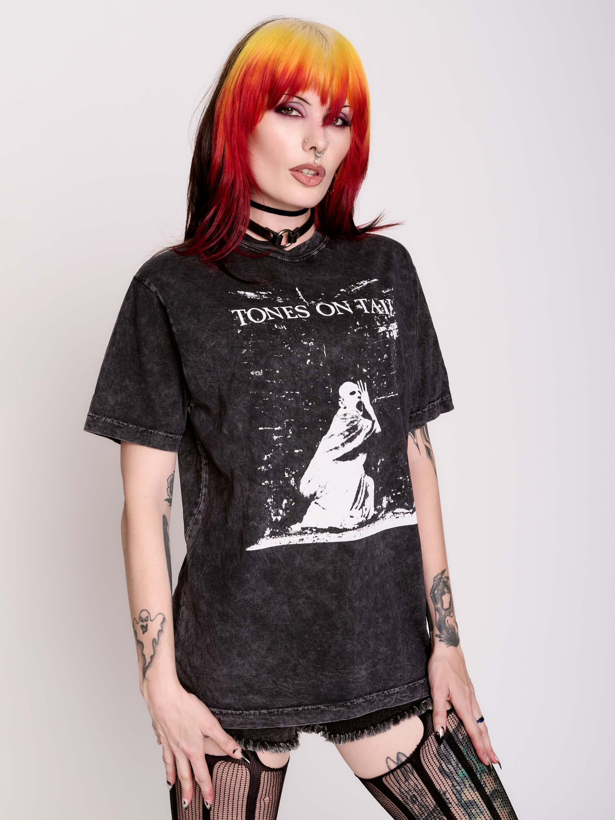 TONES AND TAIL VAMPIRE T-SHIRT